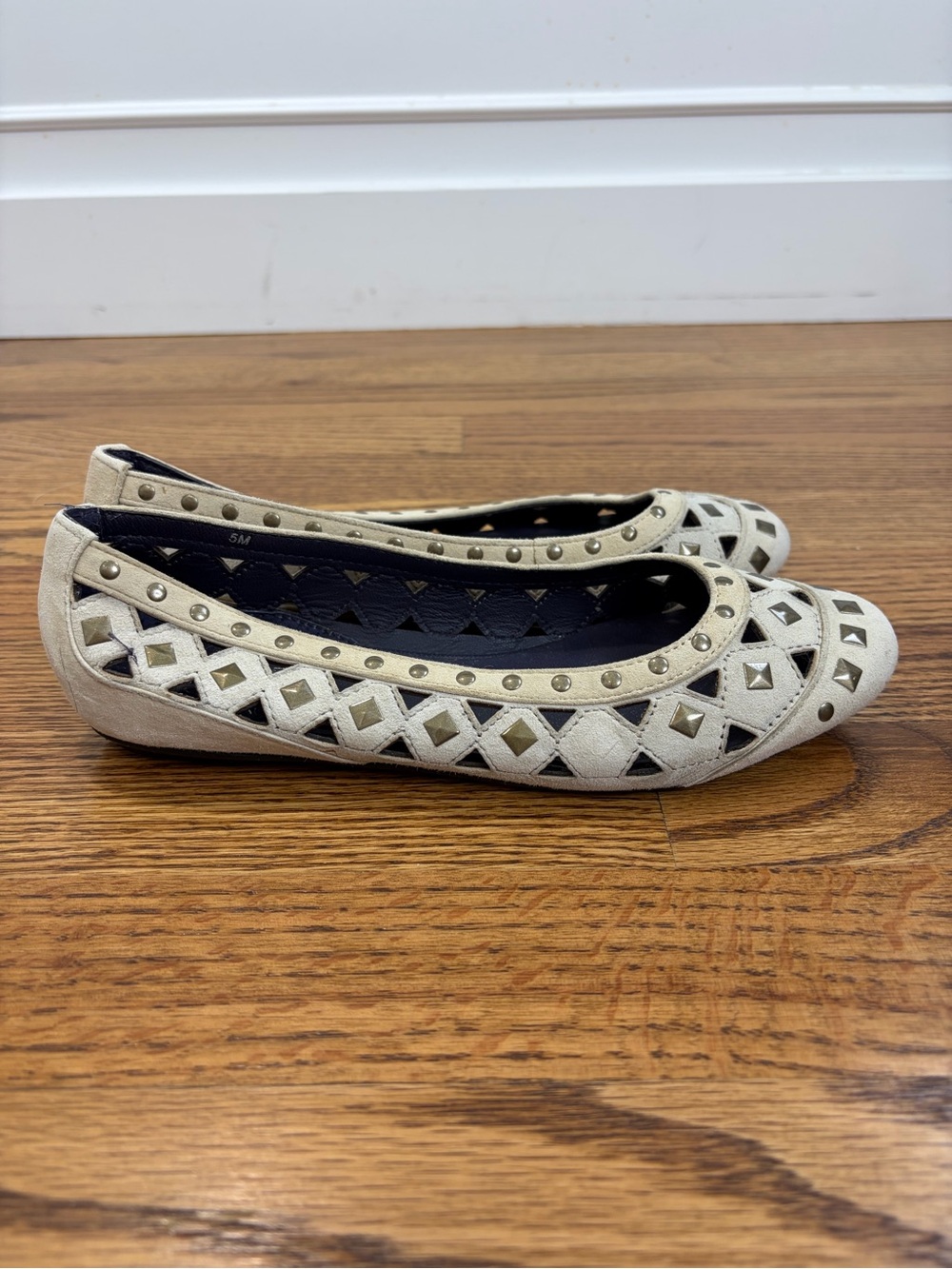 VANELI Ivory Cutout Ballet Flats with Gold Studs (5)